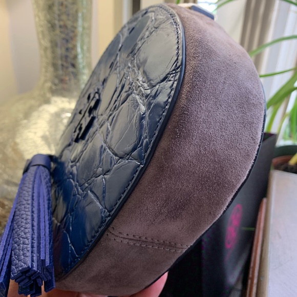 โ๏ธSOLD/Authentic Tory Burch Embossed leather/Crosb - Picture 7 of 8